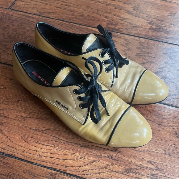 Prada Patent Leather Oxfords Camel and Black Color - Picture 4 of 9